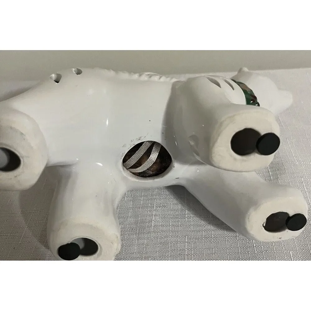 Polar Bear With potpourri‎